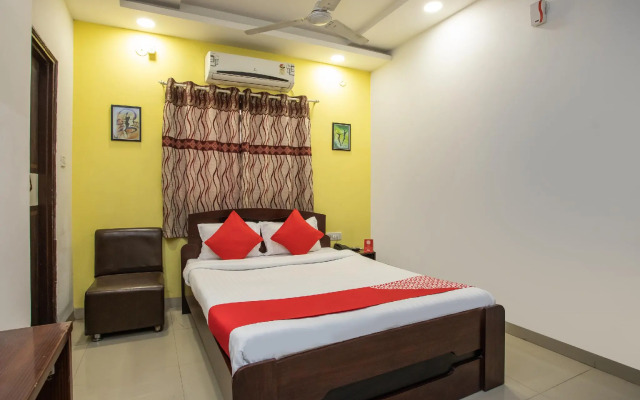 OYO 3205 Hotel New Luxury Royale