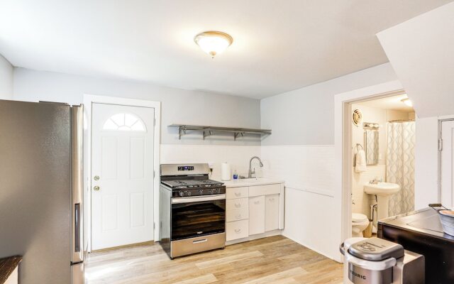 Downtown Sandusky Apartment Near Cedar Point!