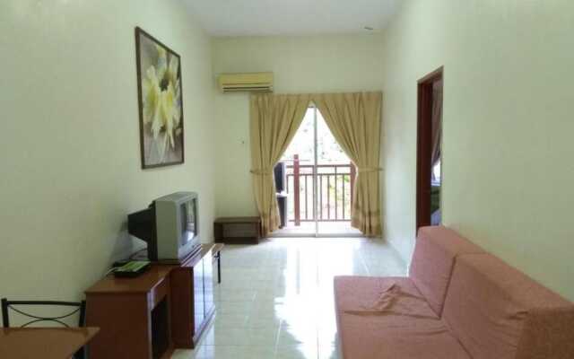 OYO HOME 90301 Suria Service Apartments @ Bukit Merak Laketown Resort – Guest Rooms – Taiping