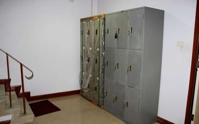 Home Base Hostel - Adults Only