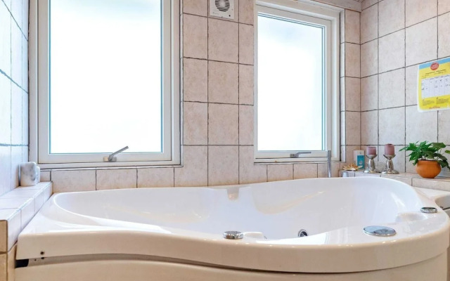 6 Person Holiday Home in Albaek
