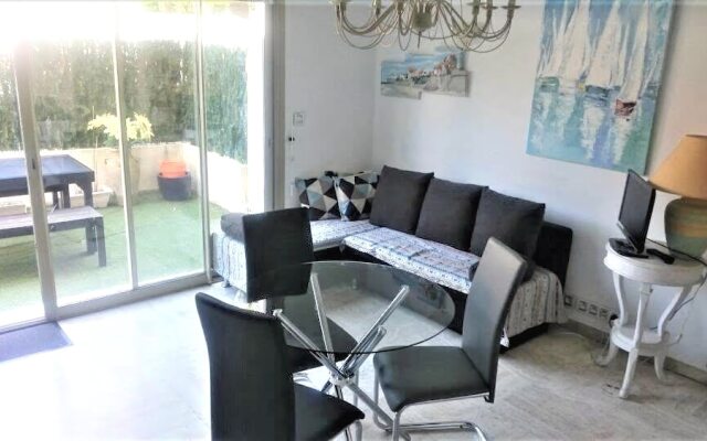 One Bedroom Louis