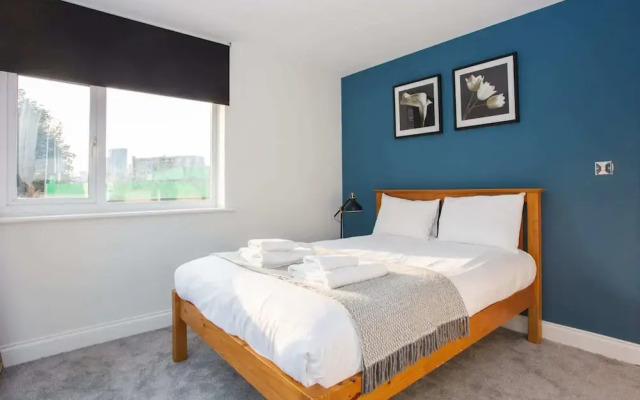 Lovely 2 Bedroom Flat Near Whitechapel Station