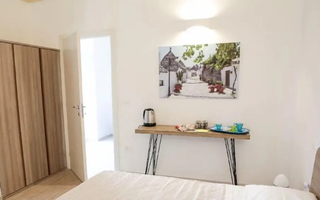 Ailanthus Holiday Suites
