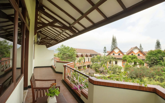 Royal Orchids Garden Hotel & Condominiums