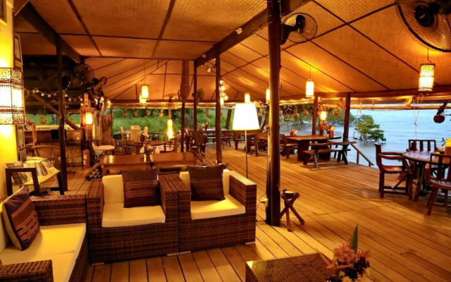 Amber Sands Beach Resort