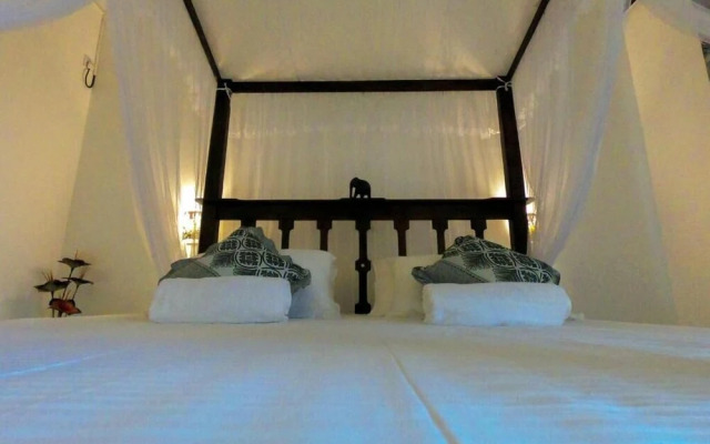Wagon Wheel Inn - Hostel