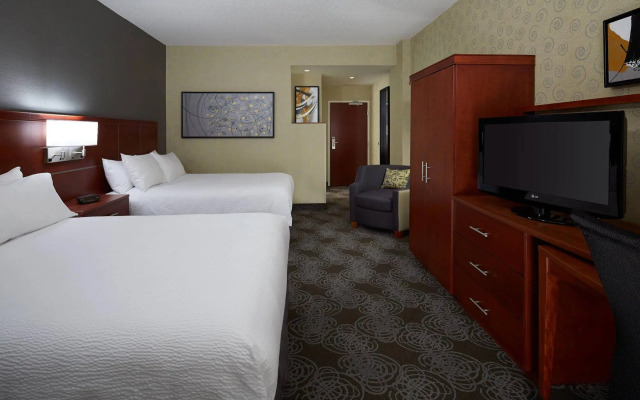 Courtyard by Marriott Montreal Airport