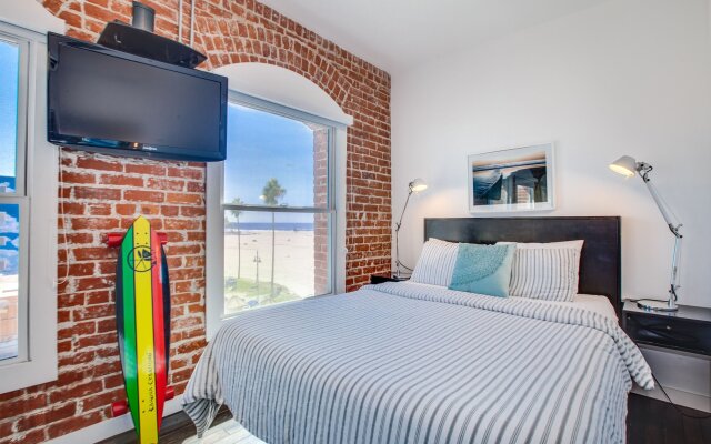 Venice Breeze Suites