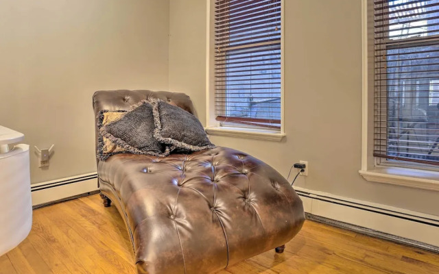 Hoboken Condo: Walk to Public Transit!