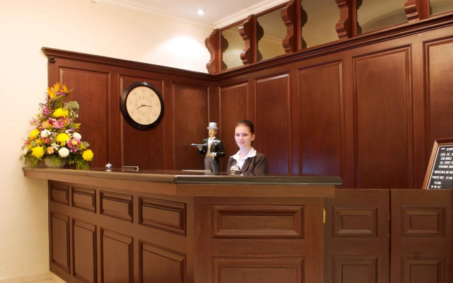 Hotel Plaza Colonial