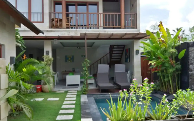 Sunshoot Villa Sandat