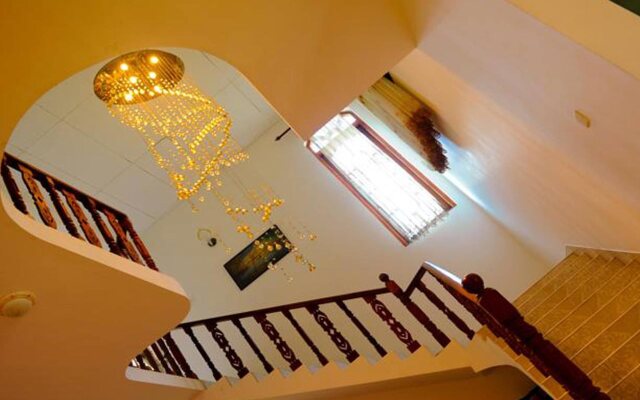 Airport reach villa