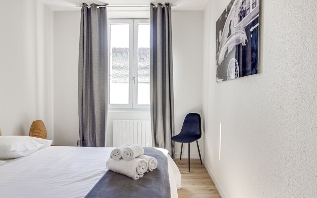 Le Carré Bleu