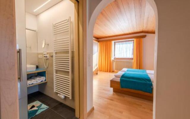 Garni Appartements Almrausch