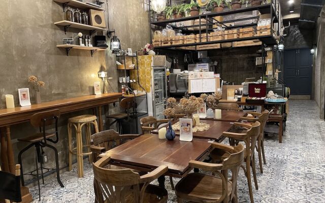 Central Old Town Cottage