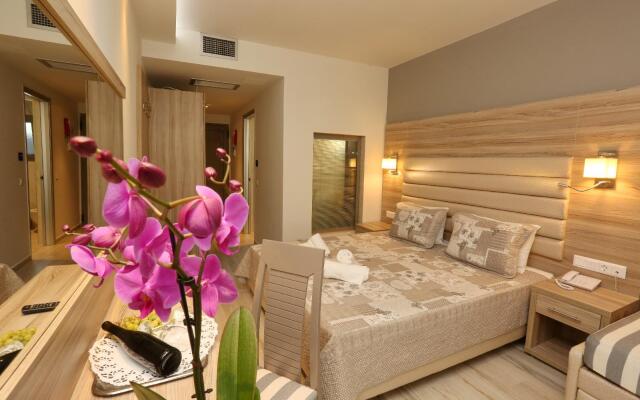 Dionysos Hotel & Suites