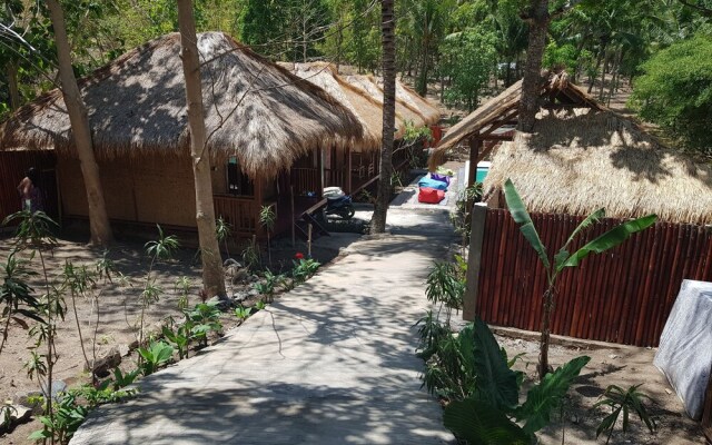 Wooden Paradise Home Stay - Hostel