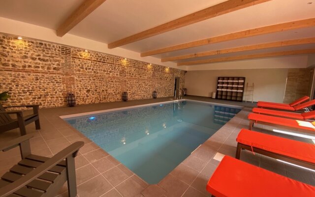 Hotel SPA Piscine le Petit Castel