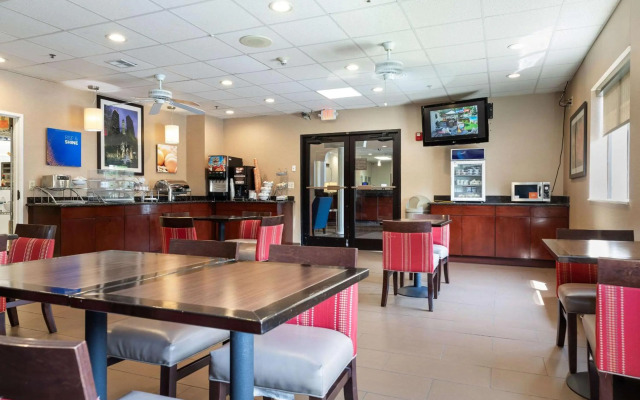Comfort Suites Lombard - Addison