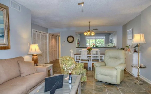 Richmond Park Two-bedroom Apartment 14-B