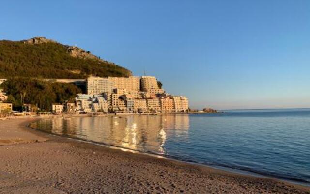 Apartment Sveti Stefan Beach