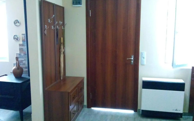 Apartment On Erekle 25a