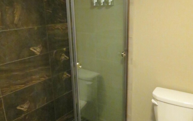 Edgewater Hotel and Suites