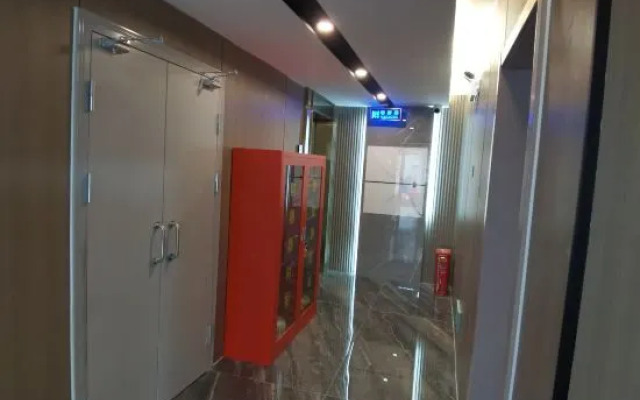 Dejiang Jinglai Hotel (People's Park)