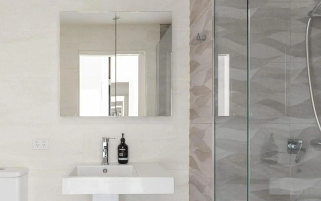 The Outlook 3 - Beachfront Apartment Newcastle