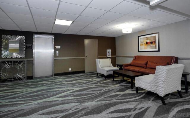 Red Roof Inn & Suites Newburgh – Stewart Airport/ West Point