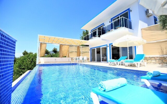 Villa Sahin by Helaltatilvillari