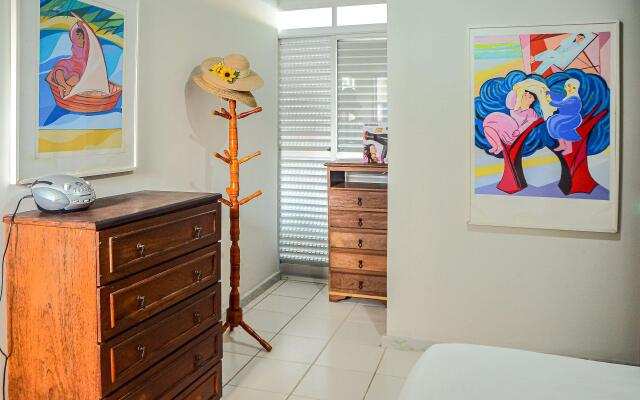 Apto 3Qts Cond. c/ piscina a 600m da Praia CEE202