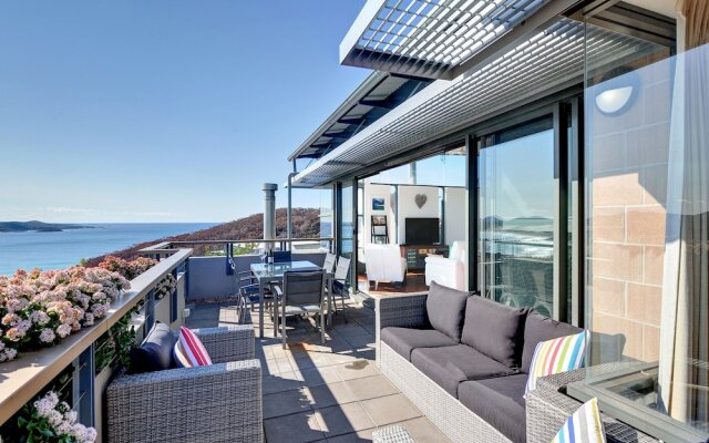 The Deckhouse, 22/26 One Mile Close