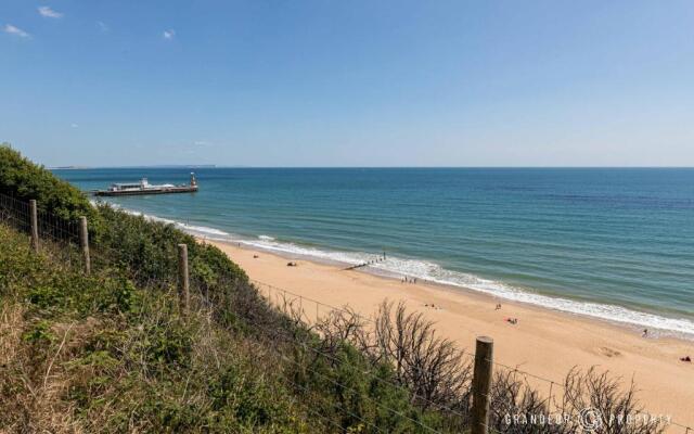 Elegant 2bed Apt- Bmouth Beach Front with Parking