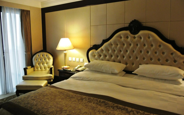 Beijing Continental Grand Hotel – Guest Rooms – Beijing