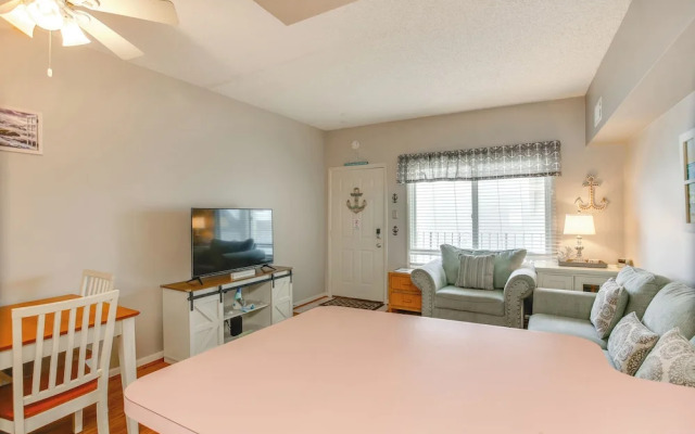 Quaint Wildwood Condo ~ Walk to Beach!