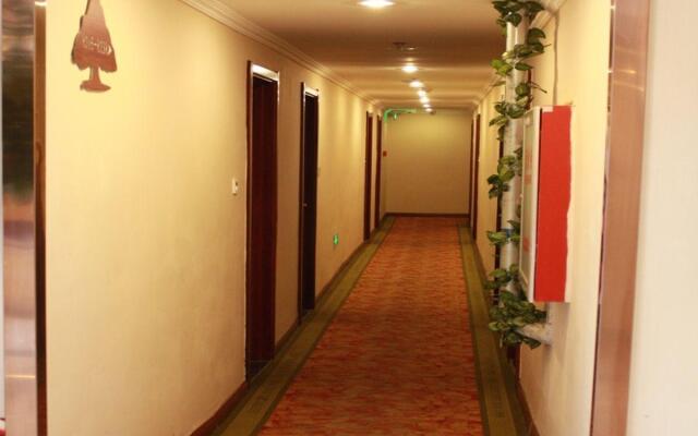 GreenTree Inn Shandong Qingdao Railway Station Square Express Hotel
