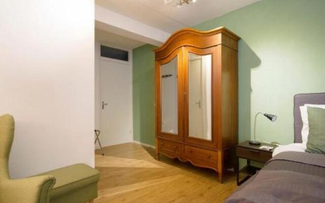 Pleasant Studio in the City Center
