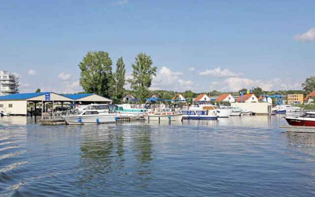 Kuhnle-Tours Hafendorf Müritz