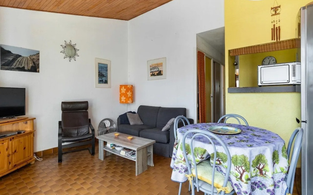 Seaside Family Apartment in Agde