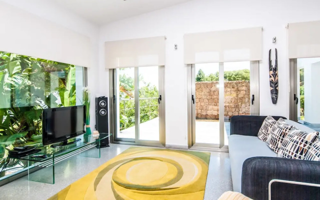 Cubo's Villa el Tejar