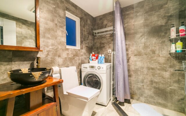N2haus People Squre 4 bedrooms
