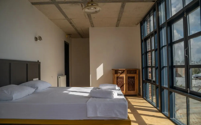 Black Tomato Hostel Kutaisi