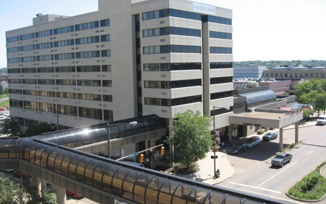 DoubleTree by Hilton Canton Downtown