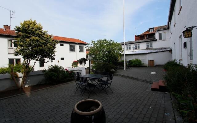 Therns Hotel