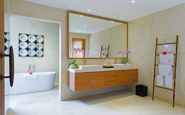 9 Bedrooms 9 Bathrooms-2 Pools Seminyak