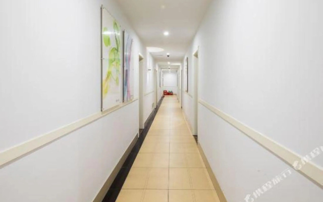 100 Inn Liangpin Hotel (Nanjing Maigaoqiao Subway Station)