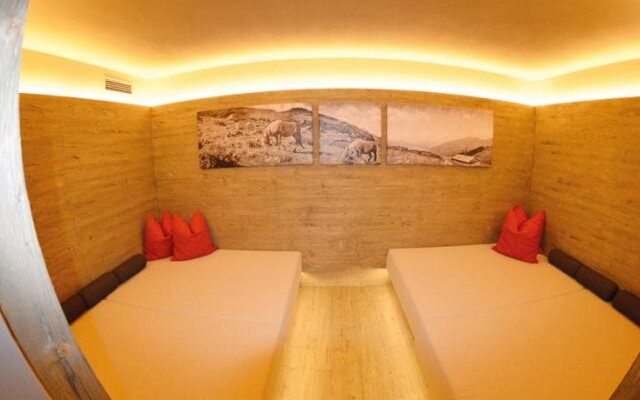 Boutique house happYellow