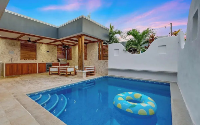 3 min to the Beach Private Pool Villa